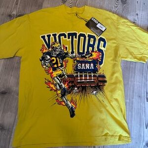 Sana Detroit UofM Victors T-Shirt Large